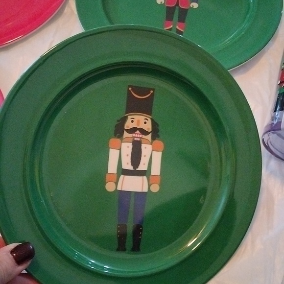 FAO Schwartz Nutcracker, set of 4 Cups + 4 Dessert Plates in Melamine - Picture 6 of 13